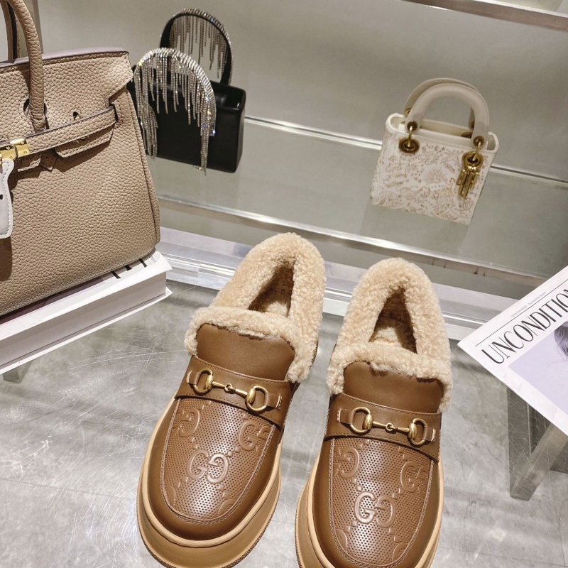 G*u*i casual shoes